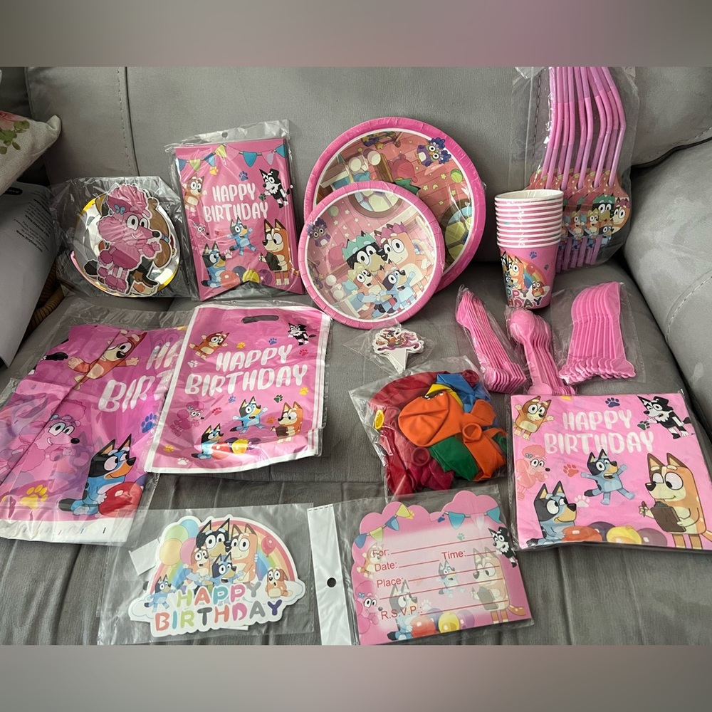 Bluey Pink birthday party set NEW ! Big bundle